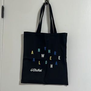 OluKai Anywhere Aloha Tote in Black